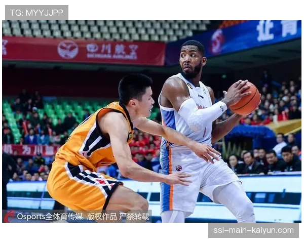 数据网站预测:爱德华兹与穆罕默德二番战胜负概率接近五五开