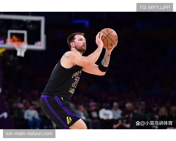 东契奇里夫斯双双重伤,湖人后场双核常规赛报销 东契奇里夫斯双双重伤,湖人后场双核常规赛报销