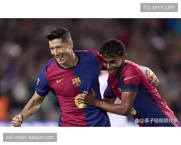 巴萨考虑夏窗引进胡利安·阿尔瓦雷斯，替代莱万